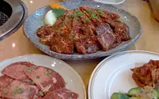 炭火焼肉 彩